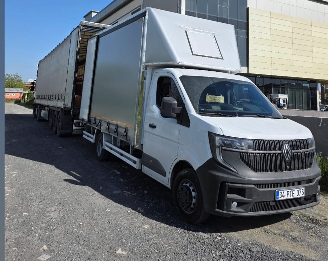 Silivri Güven Nakliyat Renault kapalı kasa nakliyat aracı